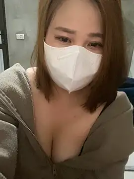 Snapshot of qczb1012 chatting on 03/22/26, 12:58 qczb1012 online show from 03/22/26, 12:58