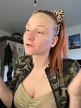 Fiebie licious  online show from 04/15/26, 04:51