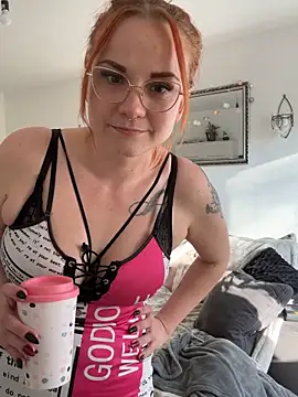 Fiebie licious  online show from 04/14/26, 04:34