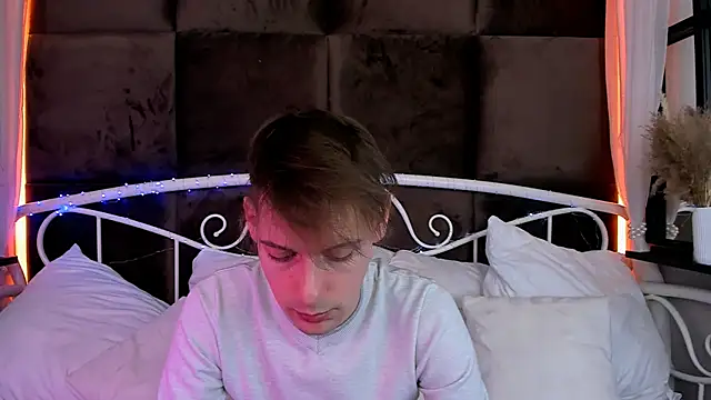 Snapshot of Martin_Perry chatting on 04/10/26, 11:17 Martin Perry online show from 04/10/26, 11:17