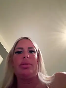 Snapshot of anna_kournikova chatting on 04/28/26, 07:51 anna kournikova online show from 04/28/26, 07:51