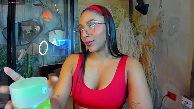 Victoria Gonzalez online show from 04/10/26, 11:39