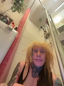 Snapshot of LeDame chatting on 03/12/26, 09:57 LeDame online show from 03/12/26, 09:57