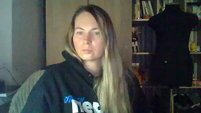 Mollie365 online show from 03/08/26, 04:21