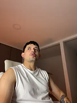 TroyeSavage online show from 04/21/26, 10:44