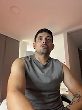 TroyeSavage online show from 04/11/26, 07:39