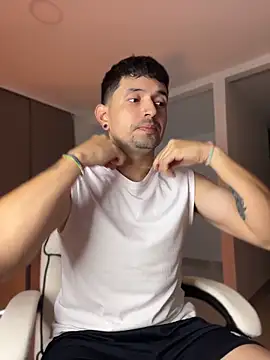 TroyeSavage online show from 04/19/26, 11:22