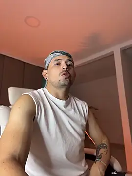 TroyeSavage online show from 04/15/26, 10:32