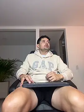 TroyeSavage online show from 04/02/26, 10:44