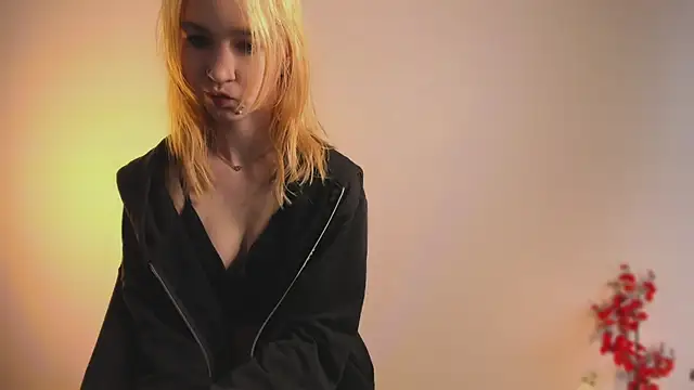 August female online show from 03/26/26, 01:42