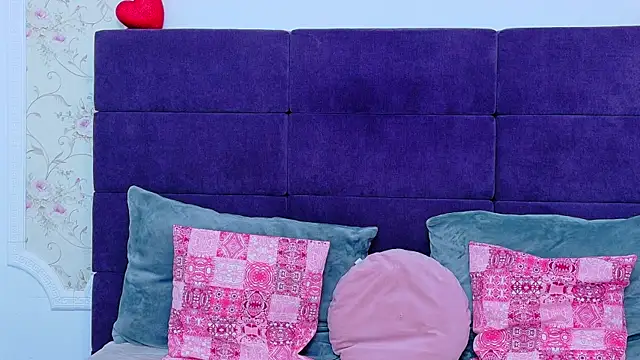 NataliaCroft online show from 04/20/26, 02:29