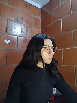 Snapshot of Amanda_x1 chatting on 04/10/26, 07:54 Amanda x1 online show from 04/10/26, 07:54