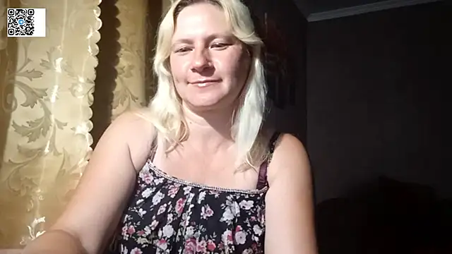 Snapshot of DiamondLady555 chatting on 07/07/26, 06:00 DiamondLady555 online show from 07/07/26, 06:00