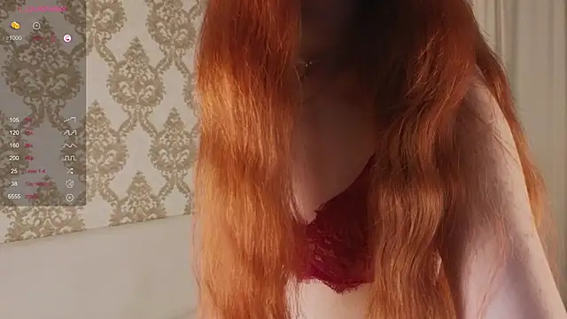 Snapshot of foxy_bloomm chatting on 06/09/26, 03:02 foxy bloomm online show from 06/09/26, 03:02
