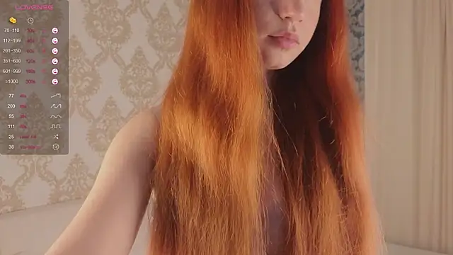 Snapshot of foxy_bloomm chatting on 07/19/26, 05:10 foxy bloomm online show from 07/19/26, 05:10