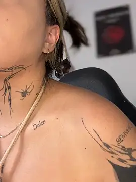 Snapshot of CarolQueen1_ chatting on 03/11/26, 02:22 CarolQueen1 online show from 03/11/26, 02:22