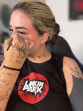 Snapshot of CarolQueen1_ chatting on 03/09/26, 01:03 CarolQueen1 online show from 03/09/26, 01:03