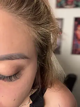 Snapshot of CarolQueen1_ chatting on 04/10/26, 12:34 CarolQueen1 online show from 04/10/26, 12:34