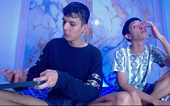 Desire Boys1 online show from 04/17/26, 06:44