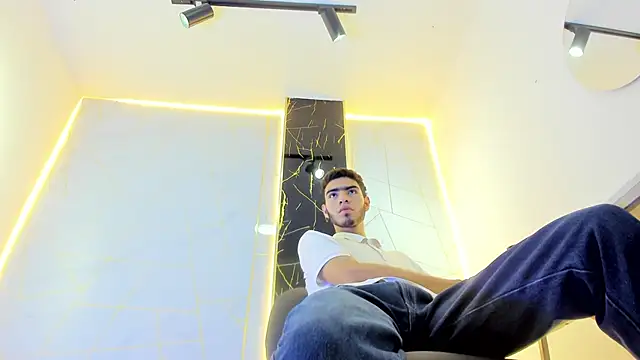 Valentin Lux online show from 03/26/26, 03:38