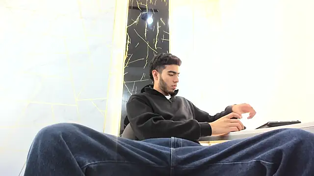 Valentin Lux online show from 03/25/26, 03:17