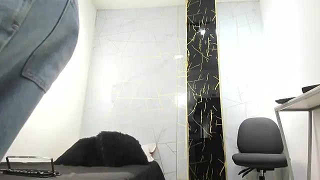 Valentin Lux online show from 04/07/26, 03:30