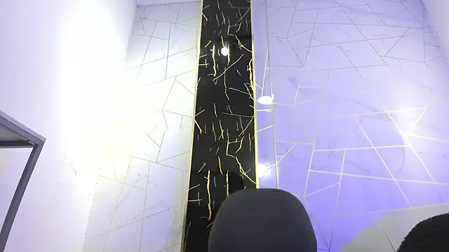 Valentin Lux online show from 04/14/26, 03:00