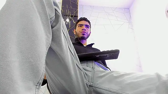 Valentin Lux online show from 04/10/26, 03:02