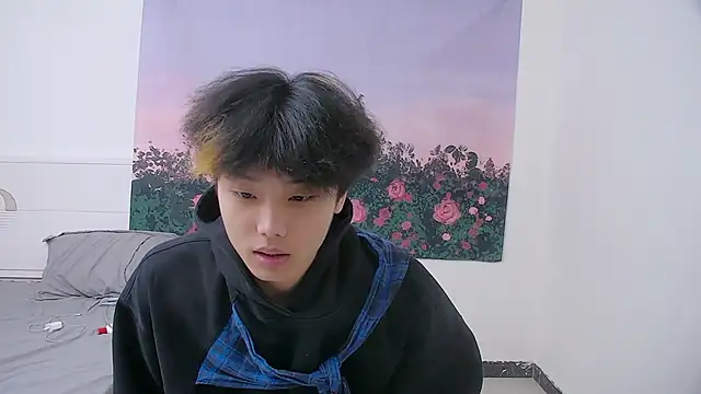 icecream-002 online show from 04/09/26, 11:27