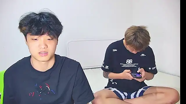 icecream-002 online show from 05/14/26, 12:35