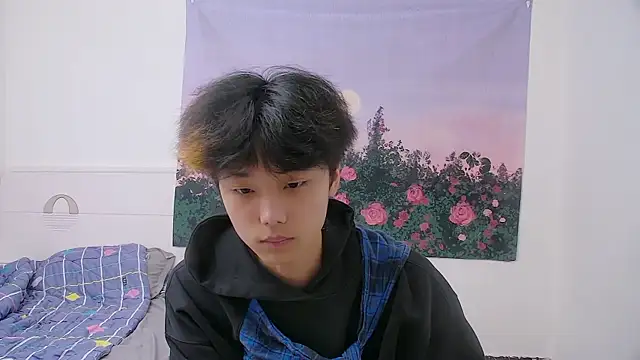 icecream-002 online show from 04/10/26, 11:17