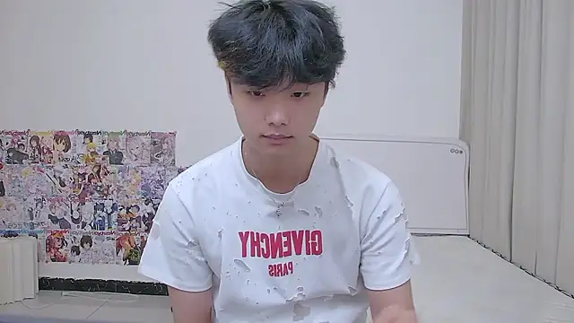 icecream-002 online show from 05/18/26, 01:05