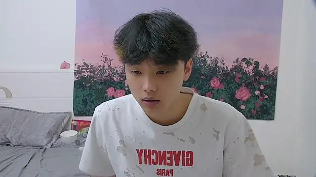 icecream-002 online show from 04/22/26, 11:50