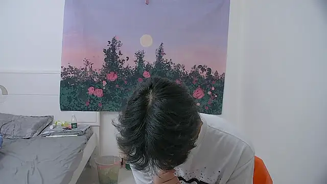 icecream-002 online show from 04/29/26, 05:30