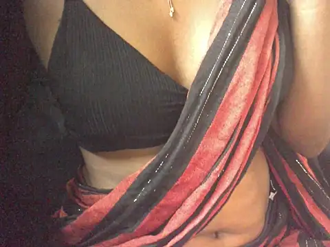 Couplehot00 online show from 06/11/26, 06:32