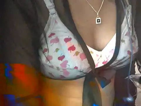 Couplehot00 online show from 04/29/26, 07:23