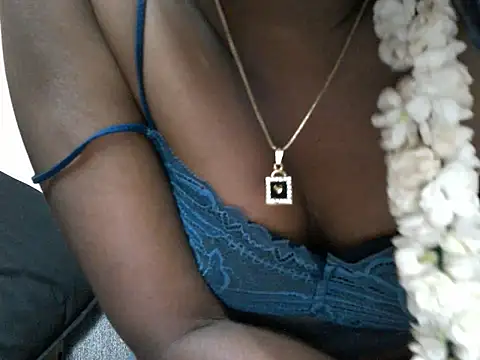 Snapshot of Couplehot00 chatting on 03/20/26, 07:31 Couplehot00 online show from 03/20/26, 07:31