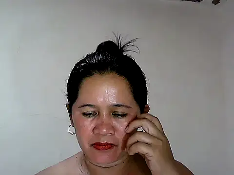 Snapshot of lovelycutiepie2026 chatting on 06/02/26, 10:37 lovelycutiepie2026 online show from 06/02/26, 10:37
