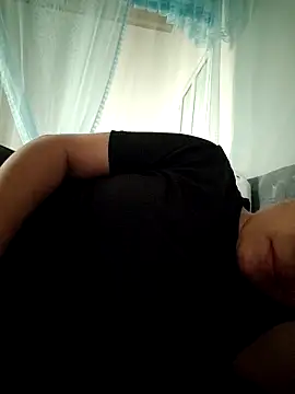 Snapshot of Sweet-cum425 chatting on 04/13/26, 04:27 Sweet-cum425 online show from 04/13/26, 04:27