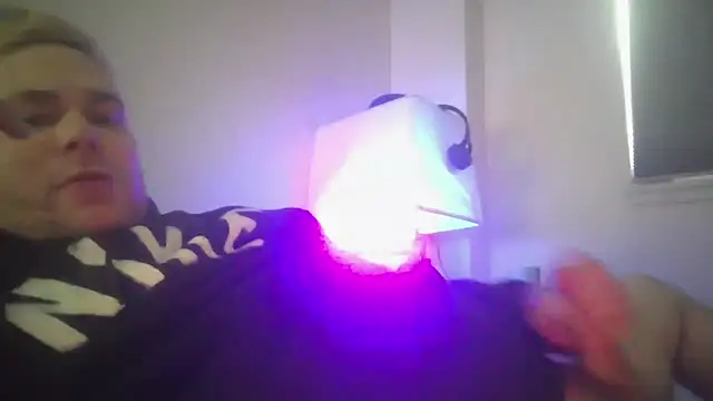 Snapshot of occasionalride1 chatting on 04/06/26, 02:07 occasionalride1 online show from 04/06/26, 02:07