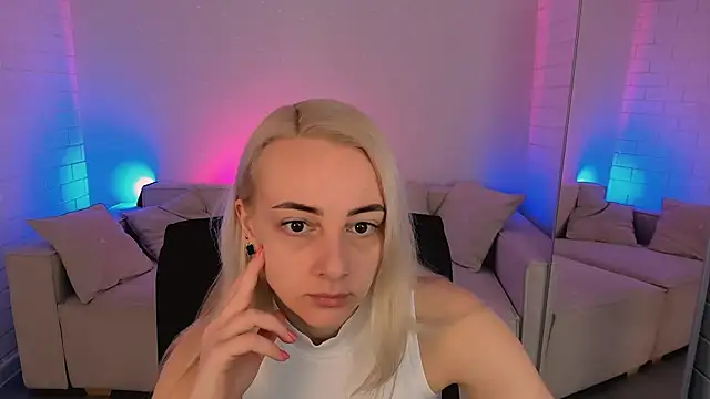 CarolMoor online show from 03/23/26, 09:09