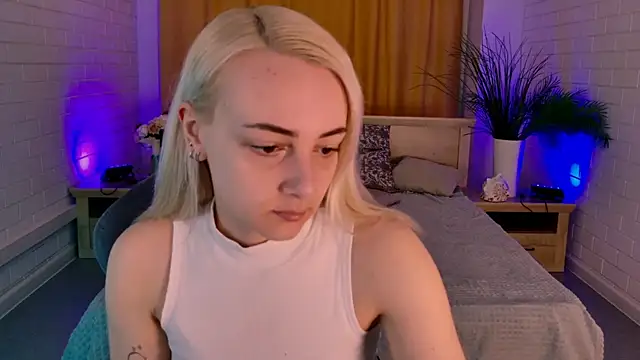 CarolMoor online show from 03/25/26, 09:08