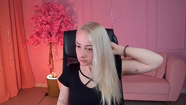 CarolMoor online show from 04/24/26, 09:11