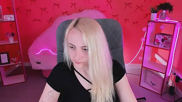 CarolMoor online show from 04/17/26, 09:12