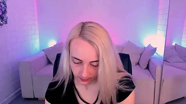 CarolMoor online show from 04/01/26, 09:10