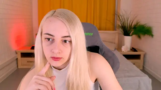 CarolMoor online show from 03/26/26, 09:07