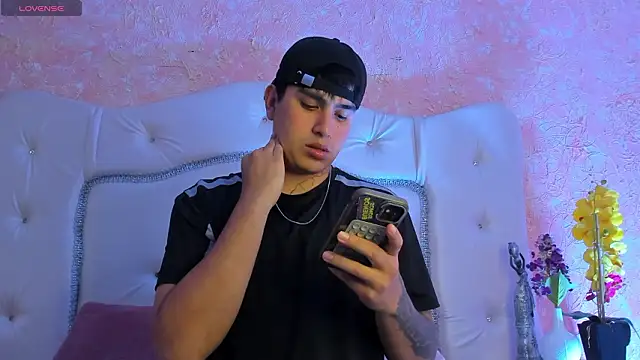 ThomasThundr online show from 03/25/26, 03:50