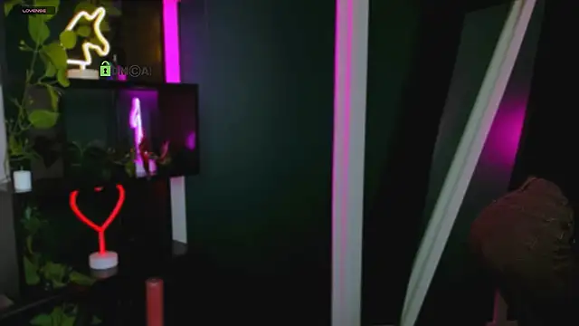 Snapshot of mia_bamby1 chatting on 04/10/26, 05:14 mia bamby1 online show from 04/10/26, 05:14