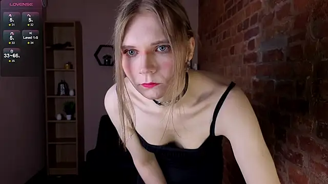 LoralAvery online show from 04/24/26, 09:39