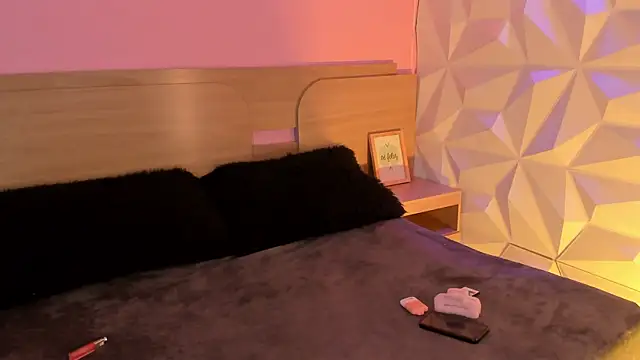 Snapshot of KittyVelve chatting on 07/11/26, 12:11 KittyVelve online show from 07/11/26, 12:11